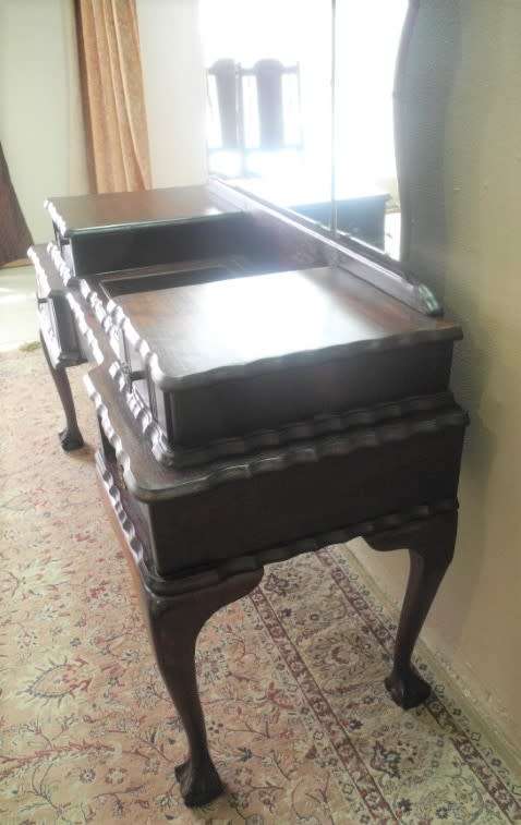 A gorgeous vintage solid Imbuia ball & claw dressing table w 4 drawers, large mirror & brass handles