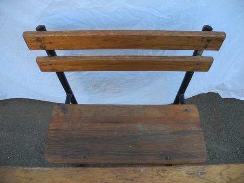 A wonderful vintage old school single desk. Great to redo to match decor!!