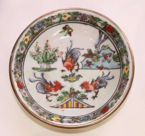 A beautiful collection of 6 plates of different shapes, sizes and designs. perfect wall display!