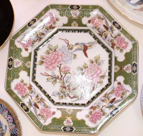 A gorgeous collection of 6 plates of different shapes, sizes and designs. perfect wall display!