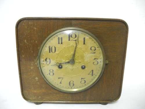 BARGAIN CLOCKS!!A vintage no name clock with key & pendulum. Lifespace Sale