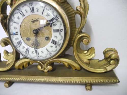 BARGAIN CLOCKS!!A large ornate vintage Walt mantle clock. Lifespace Sale