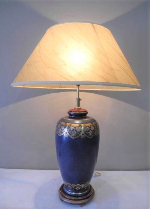 WOW!!! A modern, upmarket lightweight ceramic coffee table lamp with a shade-Lifespace Sale