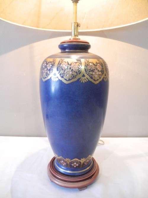 WOW!!! A modern, upmarket lightweight ceramic coffee table lamp with a shade-Lifespace Sale