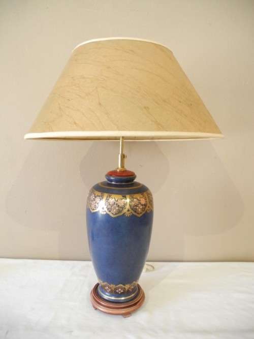 WOW!!! A modern, upmarket lightweight ceramic coffee table lamp with a shade-Lifespace Sale