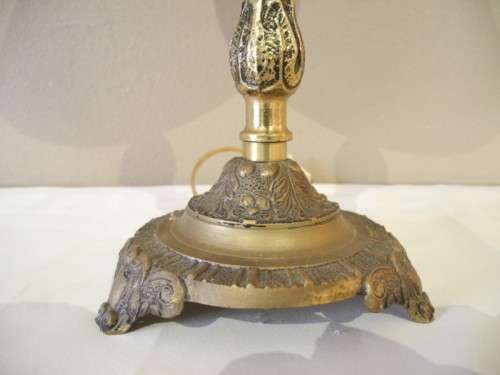 A stunning vintage Brass table lamp with a lovely vintage shade - very stylish.