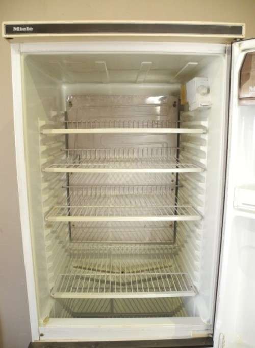 BARGAIN!! A Miele fridge for parts or spares; probably needs gas! - Lifespace Sale