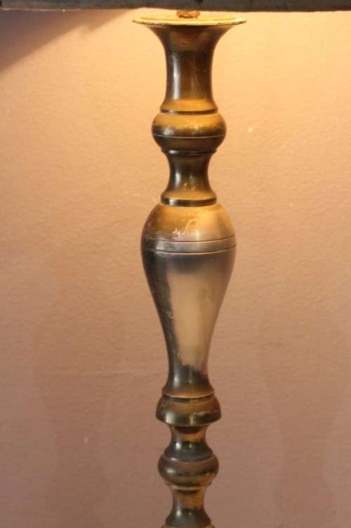 A stunning vintage Brass table lamp with a lovely vintage shade - very stylish.