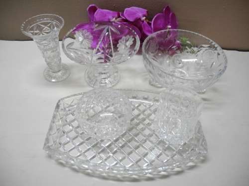 A job lot of assorted crystal items-Lifespace Sale