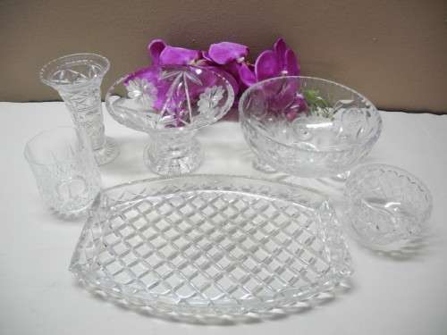 A job lot of assorted crystal items-Lifespace Sale