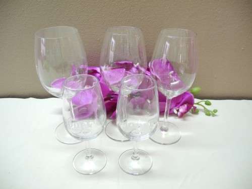 An awesome set of five wine glasses in excellent condition -Lifespace Sale