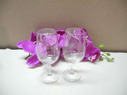 An awesome set of five wine glasses in excellent condition -Lifespace Sale
