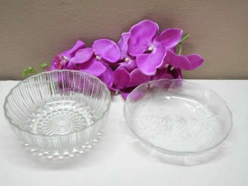 A set of eight glassware including a glass basket, serving bowl,gravy boat etc-Lifespace Sale