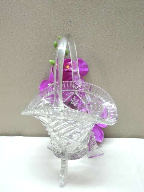 A stunning vintage glass basket perfect for display-Lifespace Sale
