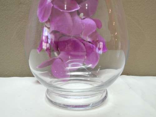 A stunning, eye catching hand made thick clear glass vase!! Beautiful on display-Lifespace Sale