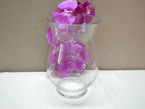 A stunning, eye catching hand made thick clear glass vase!! Beautiful on display-Lifespace Sale