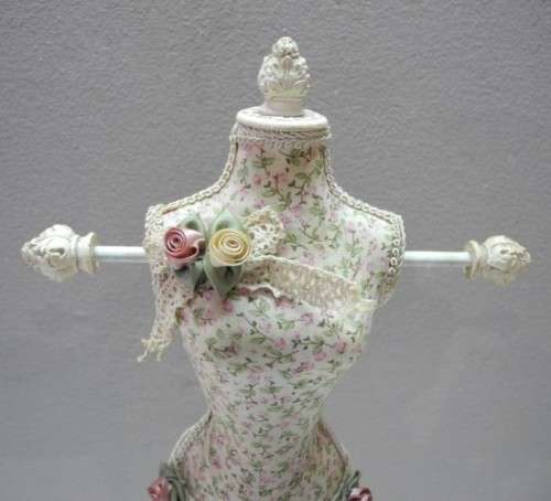 A pretty vintage jewellery stand for bracelets, necklaces etc, beautiful! Lifespace Sale