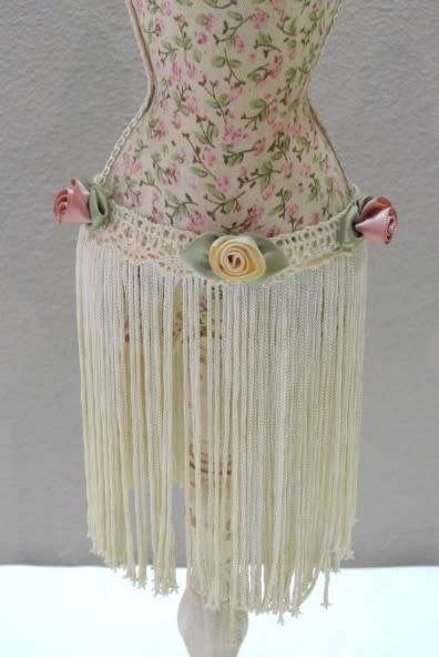 A pretty vintage jewellery stand for bracelets, necklaces etc, beautiful! Lifespace Sale