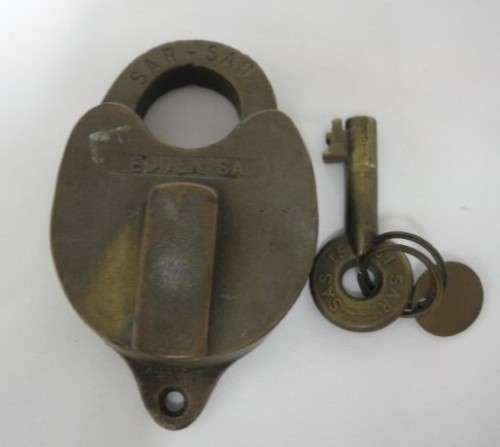 A fantastic vintage SAR/SAS 1976 metal lock and key.
