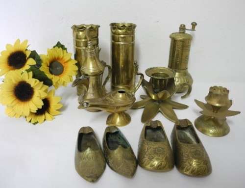 BARGAIN! A lovely collection of various small brass items.