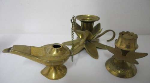 BARGAIN! A lovely collection of various small brass items.