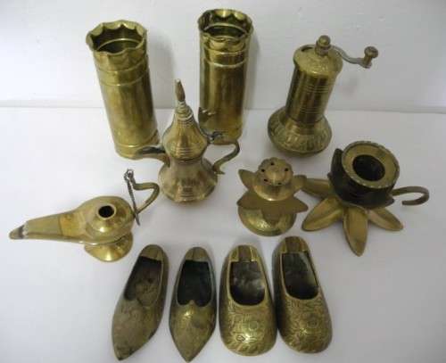 BARGAIN! A lovely collection of various small brass items.