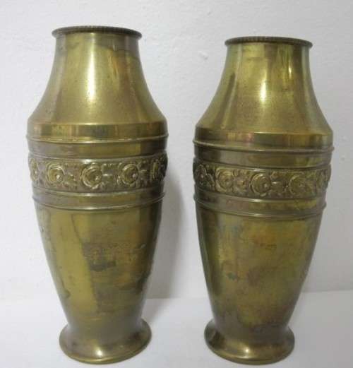 BARGAIN! A lovely collection of different shapes and sizes brass vases.