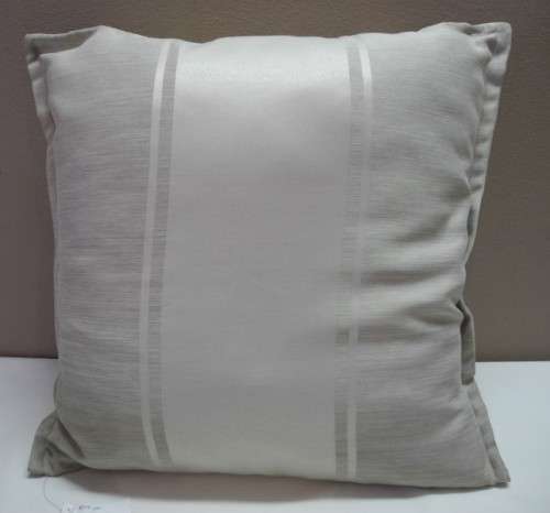 A pair of grey stylish upmarket, modern scatter cushions. One bid for both