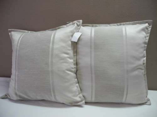 A pair of grey stylish upmarket, modern scatter cushions. One bid for both