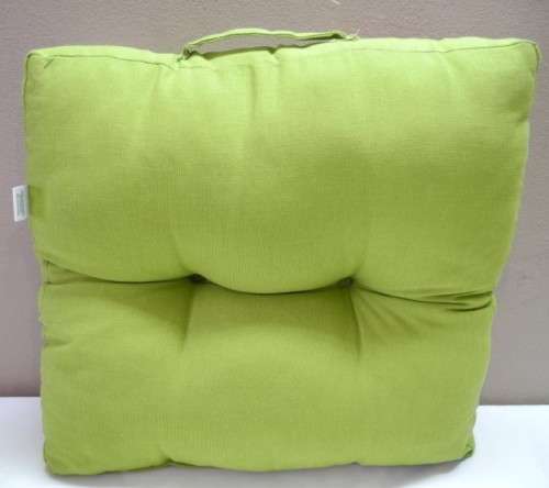 14 stylish upmarket brightly coloured patio chair cushions. Bid/cushion
