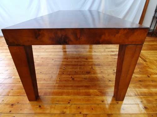 A modern, stylish (2440cm x 100cm) Coricraft 6-seater dining table. Xmas sale