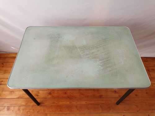 A vintage linoleum six seater table perfect for a garden, patio/ lapa etc
