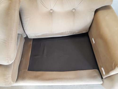 A fantastic comfortable two piece lounge suite, perfect in informal lounges!