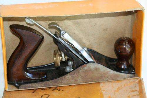 A  VERY OLD STANLEY BAILEY No4 SMOOTH PLANE STILL IN THE BOX!!! AWESOME...