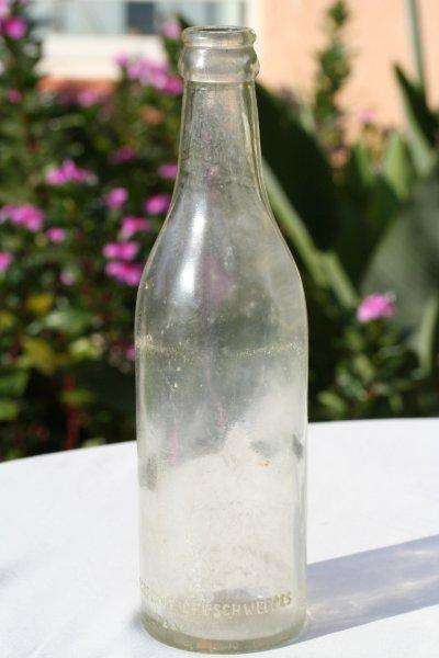 A VERY COLLECTABLE VERY OLD 300ml SCHWEPPES BOTTLE!!! VERY COOL AND VERY RARE...