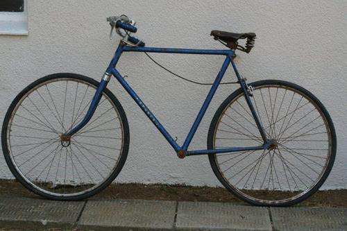 WOW! STUNNING VINTAGE BSA BICYCLE!!! CHECK THE SEAT AND BARS! THIS IS SO COOL AS A PROP...