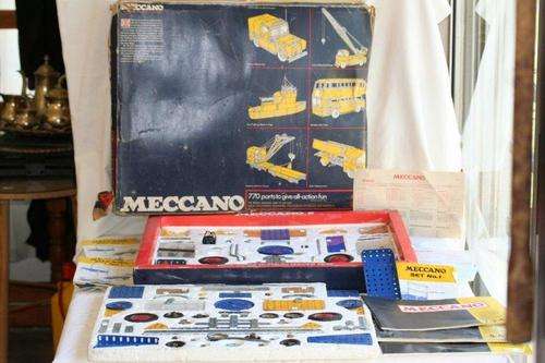 HUGE VINTAGE ORIGINAL MECCANO SET IN THE ORIGINAL BOX PLUS EXTRAS... VERY COLLECTABLE! AWESOME!!!