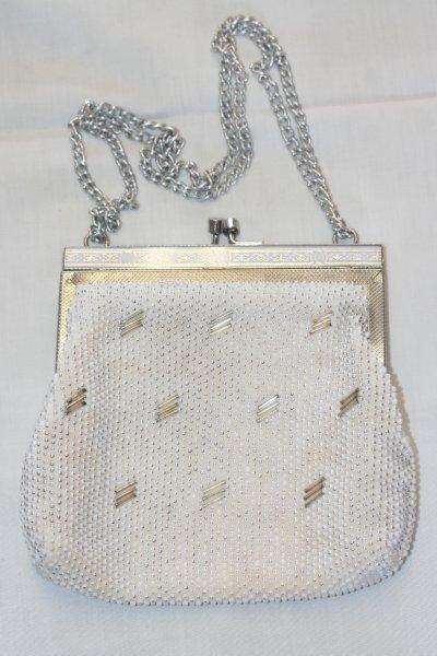 A VERY BEAUTIFUL VINTAGE HAND-MADE BEADED HANDBAG!!! STUNNING PIECE IN GOOD CONDITION...