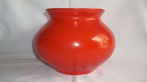 STUNNING BURNT ORANGE FLOWER POT - NICE AND BRIGHT TO ADD COLOR TO YOUR ROOM