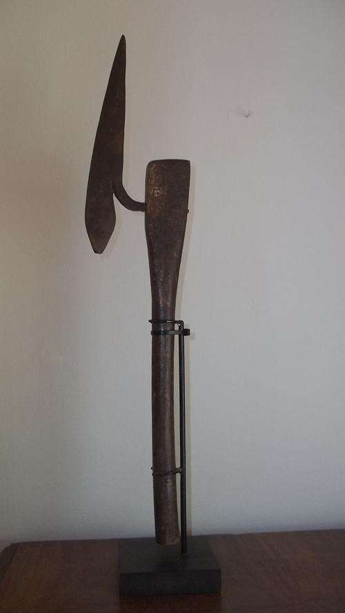 RARE ANTIQUE AFRICAN THROWING KNIFE FROM THE SAHARA AND SAHEL DESERT REGION (1)