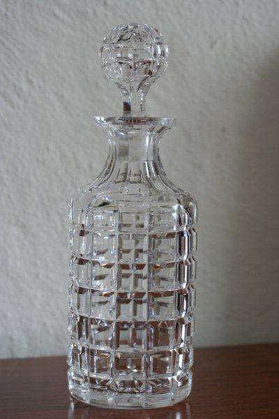 STUNNING GENUINE CRYSTAL ROUND DECANTER!!! VERY HEAVY; ABSOLUTELY EXQUISITE PIECE OF CRYSTAL...