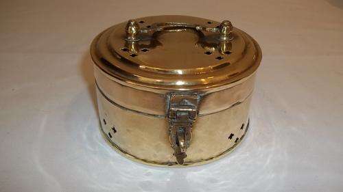 EXQUISITE VINTAGE SOLID BRASS SPICE / INCENSE BOX WITH LATCH AND HANDLE - QUITE PRETTY
