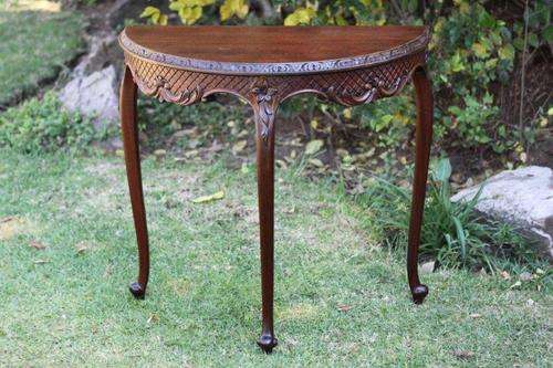 A GORGEOUS CARVED HALF-MOON TABLE IN GREAT CONDITION!!! WOW!!! THIS IS BEAUTIFUL!!!
