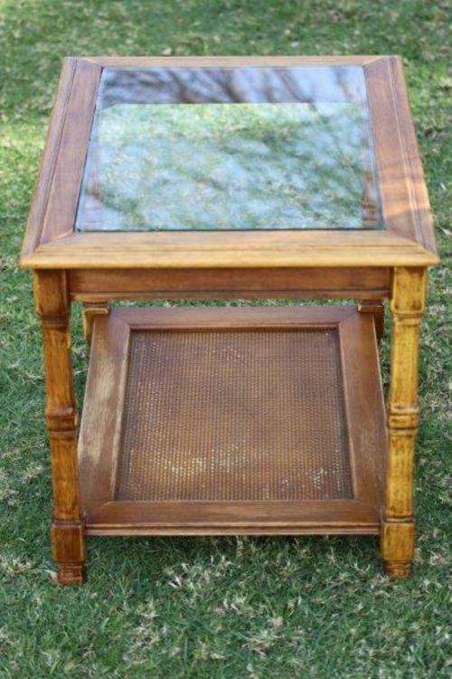 WOW!!! A STUNNING SOLID CENTRE TABLE WITH GLASS INLAY!!! THIS IS UNIQUE & VERY BEAUTIFUL!!!