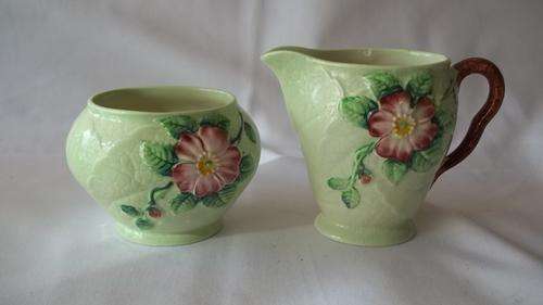 STUNNING HALLMARKED VINTAGE CARLTON WARE "TEA FOR TWO" MILK JUG AND SUGAR BOWL