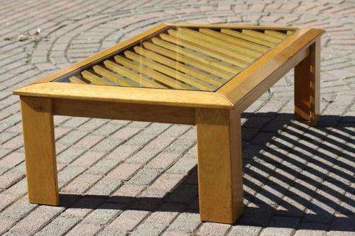 A STUNNING, SOLID OAK CENTRE COFFEE TABLE!!! AWESOME FURNITURE IN GOOD CONDITION.