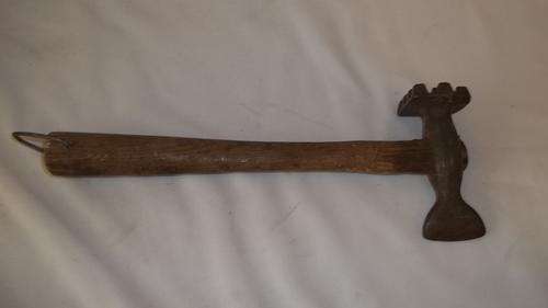 AN ABSOLUTELY STUNNING VINTAGE BUTCHERS MALLET AND BONE AXE - QUITE UNUSUAL AND A RARE FIND