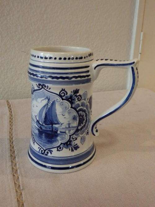 A RARE VINTAGE DELFT 212 PYRAMIDE OF HOLLAND PORCELAIN TANKARD WITH HAND PAINTED DESIGN WORK