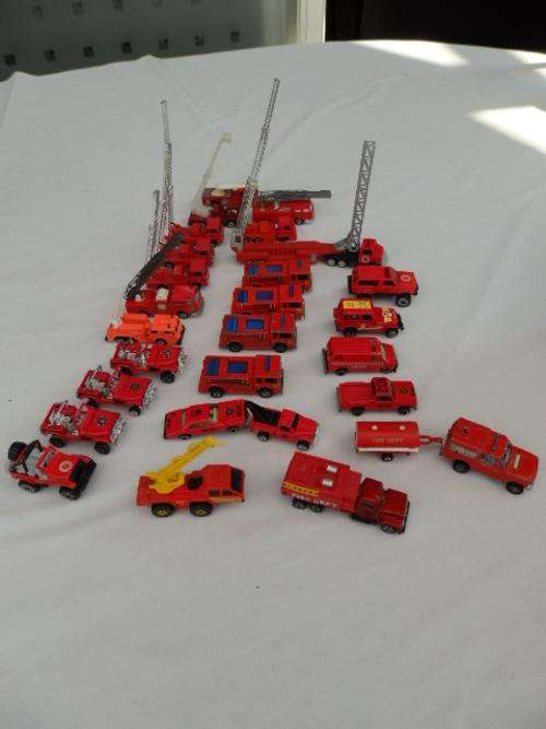 *JOB LOT* A STUNNING COLLECTION  OF  MAJORETTE, HOT WHEELS AND MORE DIE CAST FIRE TRUCKS