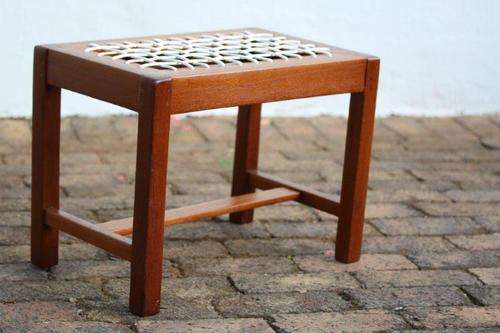 STUNNING STUNNING LITTLE RIEMPIE STOOL / BENCH!!! SOLID TEAK AND A FANTASTIC PIECE OF FURNITURE!!!